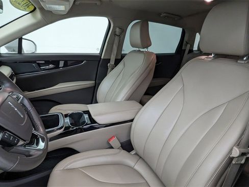 Used 2023 Lincoln Nautilus AWD w/ Premium Package image 2