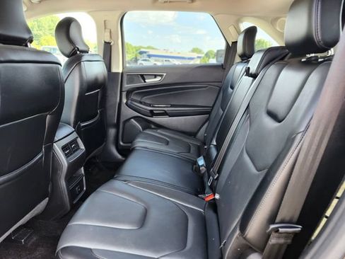 Certified 2018 Ford Edge Titanium AWD/4WD image 16