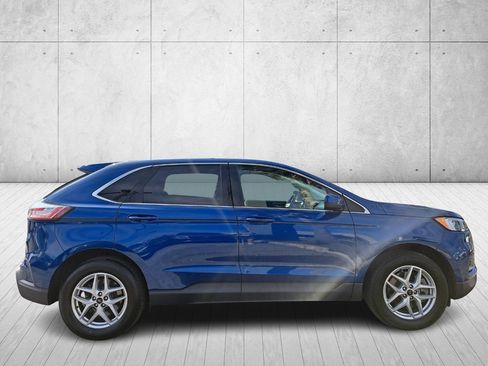 Used 2023 Ford Edge SEL image 4