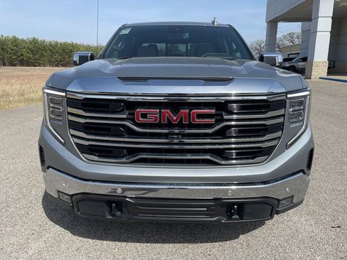 Used 2023 GMC Sierra 1500 SLT w/ SLT Premium Plus Package image 8