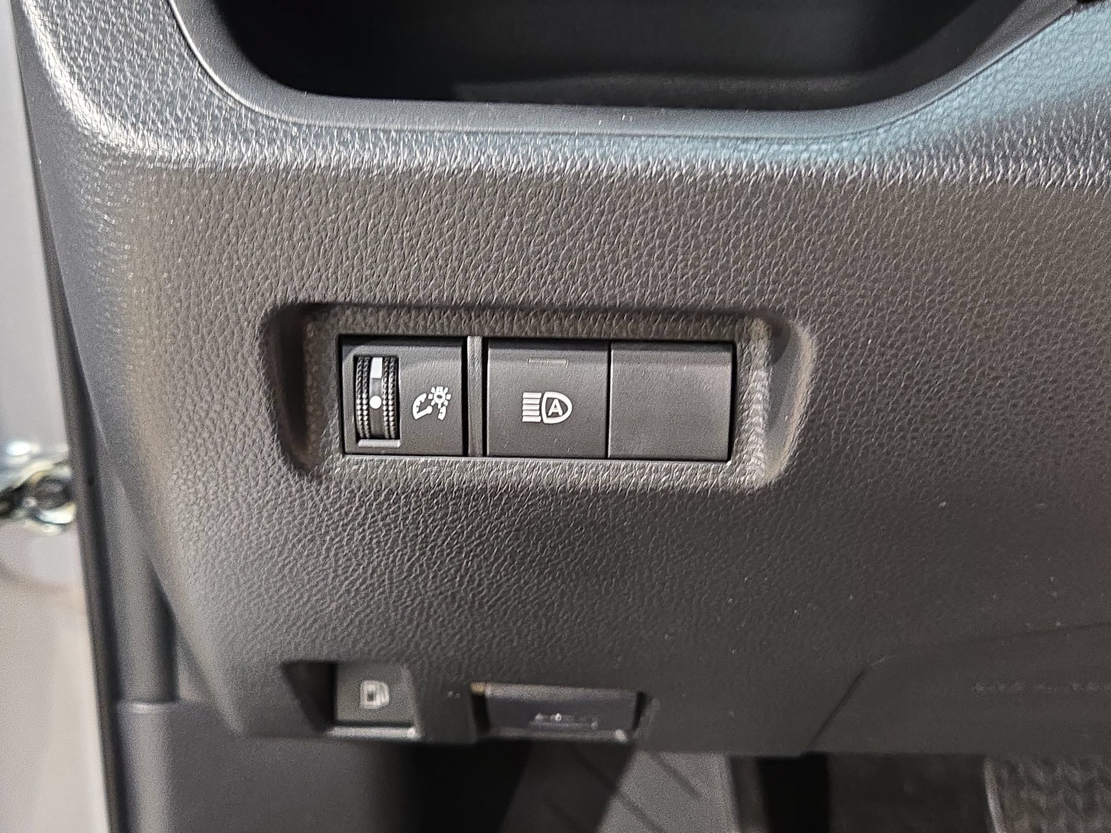 Certified 2025 Toyota RAV4 LE AWD/4WD image 24