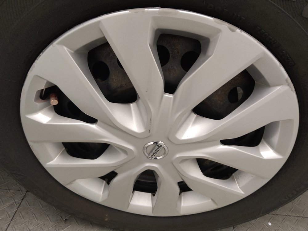 Used 2016 Nissan Rogue S w/ Appearance Package FWD image 31