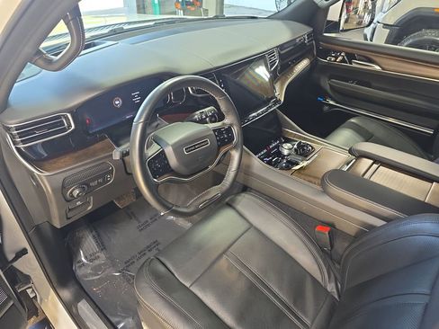 Used 2022 Jeep Grand Wagoneer Series I AWD/4WD image 18