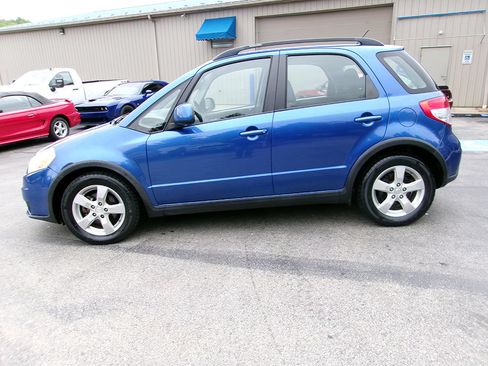 Used 2012 Suzuki SX4 AWD Hatchback image 3