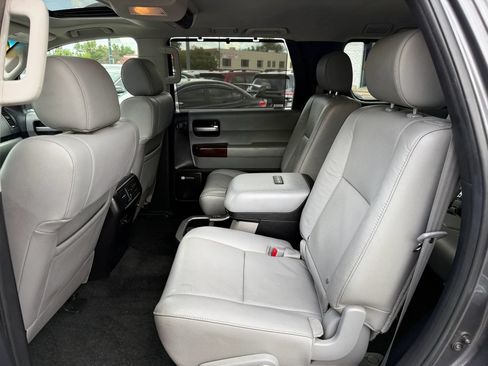 Used 2017 Toyota Sequoia Platinum AWD/4WD image 16