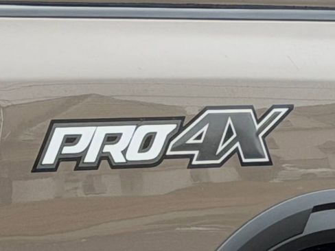 Used 2020 Nissan Titan PRO-4X w/ Pro-4x Convenience Package image 16