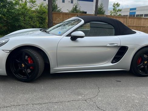 Used 2018 Porsche 718 Boxster RWD image 6