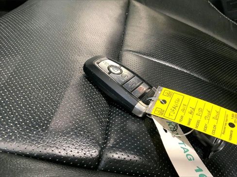 Used 2018 Ford F150 Lariat w/ Equipment Group 502A Luxury image 19