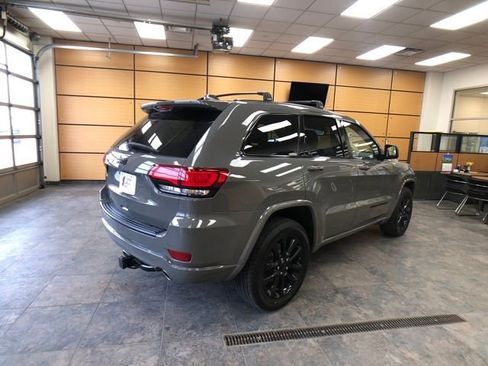 Used 2020 Jeep Grand Cherokee Altitude image 7