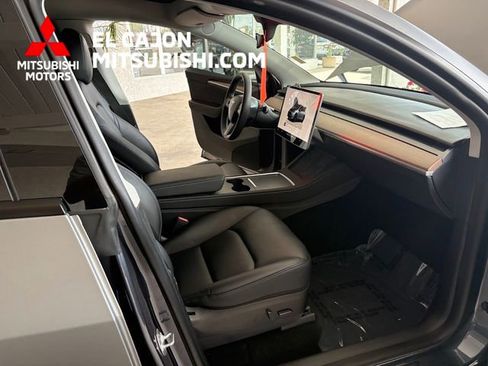 Used 2022 Tesla Model Y Long Range AWD/4WD image 19