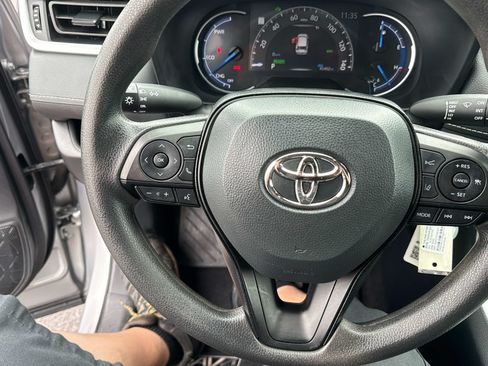 Used 2025 Toyota RAV4 LE AWD/4WD image 26
