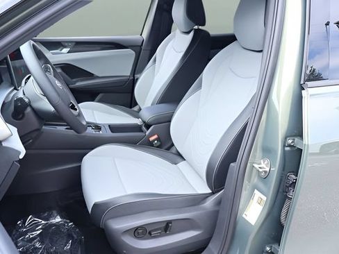 New 2026 Volkswagen Tiguan SE R-Line FWD image 12