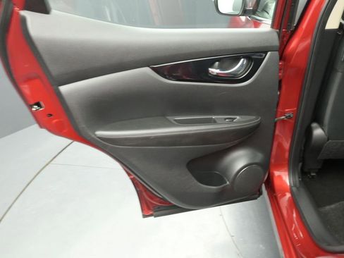 Certified 2022 Nissan Rogue Sport SV AWD/4WD image 20