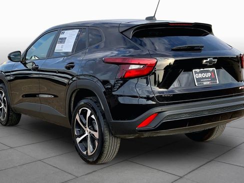 Used 2025 Chevrolet Trax RS w/ Sunroof Package FWD image 12