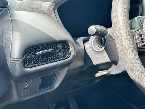 Used 2023 Honda HR-V LX image 7