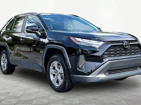 Used 2025 Toyota RAV4 XLE AWD/4WD image 3