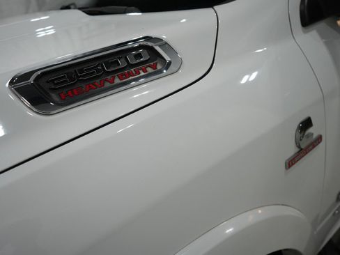 Used 2019 RAM 3500 Limited image 15