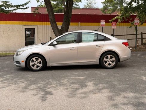 Used 2014 Chevrolet Cruze LT FWD image 4