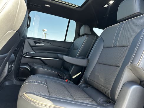 Used 2026 Chevrolet Traverse High Country FWD image 16