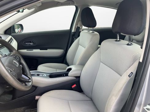 Used 2021 Honda HR-V LX image 11