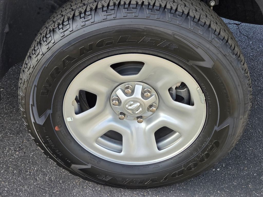 Used 2025 RAM 1500 Tradesman AWD/4WD image 11