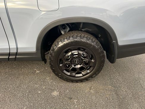 Certified 2025 Honda Ridgeline TrailSport+ image 8