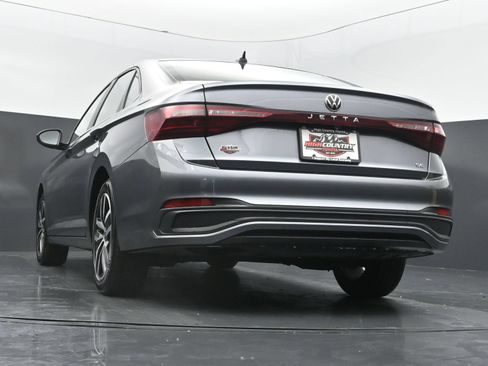 Used 2026 Volkswagen Jetta SE FWD image 37