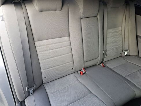 Used 2015 Toyota Camry LE image 27