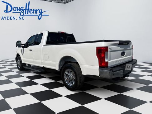 Used 2017 Ford F250 Lariat w/ Chrome Package image 3
