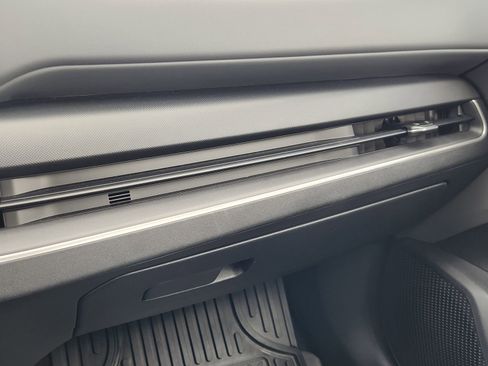 Used 2025 Kia K4 LXS image 23