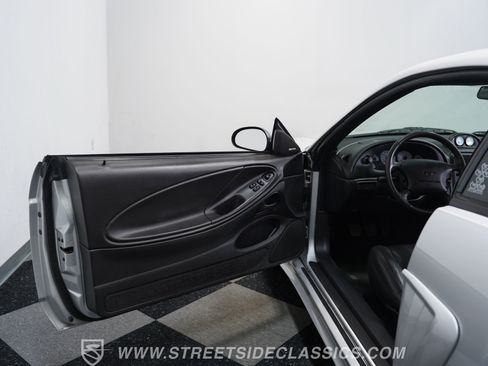 Used 2001 Ford Mustang GT RWD image 35