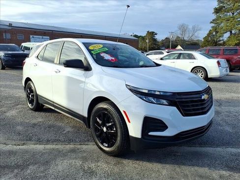 Used 2022 Chevrolet Equinox LS w/ LS Convenience Package image 9