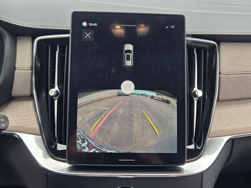 New 2026 Volvo XC90 B6 Core image 21