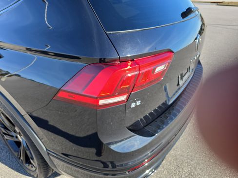 Used 2024 Volkswagen Tiguan SE R-Line image 34