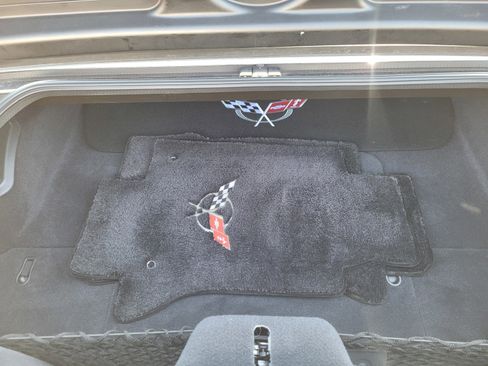 Used 2004 Chevrolet Corvette Base w/ Preferred Equipment Group image 10