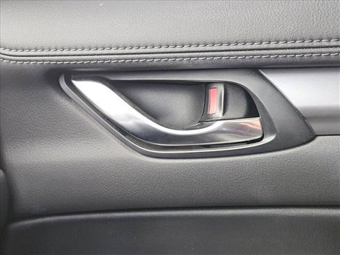 Used 2019 MAZDA CX-5 Touring FWD image 11
