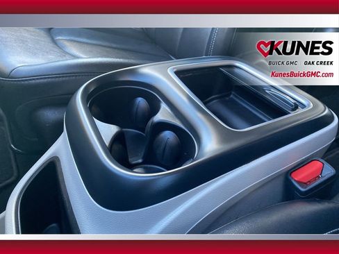 Used 2024 Chrysler Pacifica Touring-L image 24