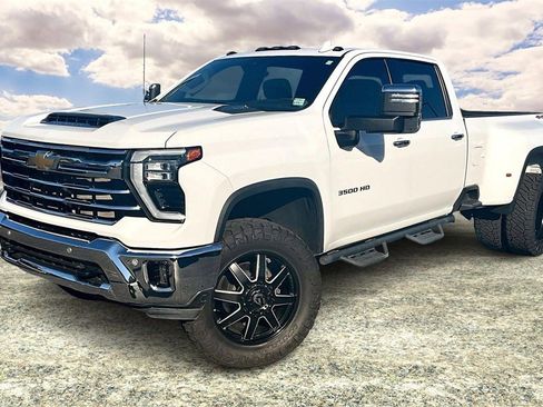 Used 2024 Chevrolet Silverado 3500 LTZ w/ LTZ Plus Package image 3