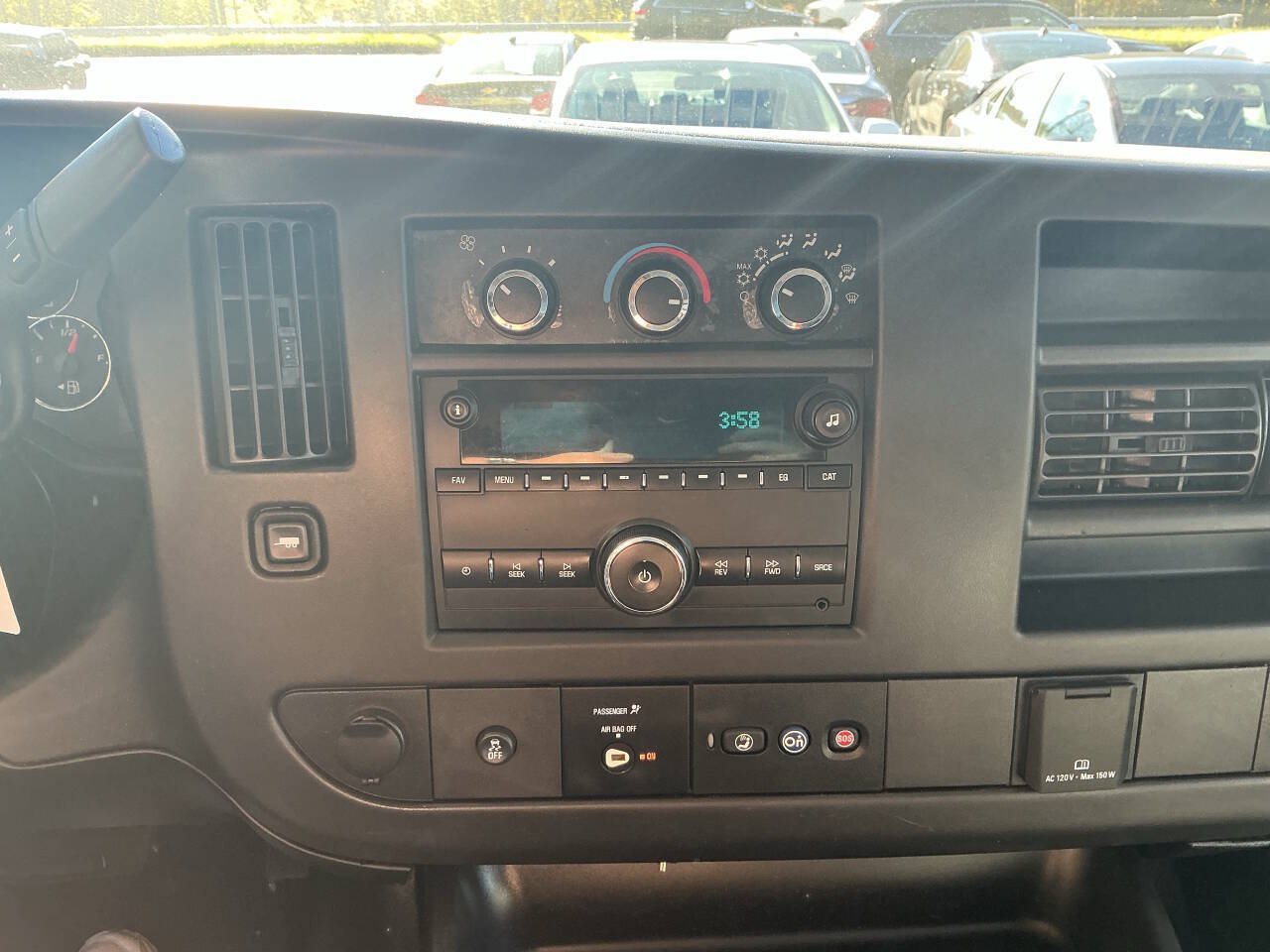 Used 2018 Chevrolet Express 2500 Extended RWD image 14