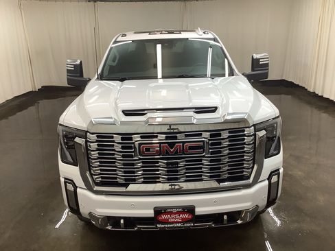 Used 2025 GMC Sierra 2500 Denali AWD/4WD image 2