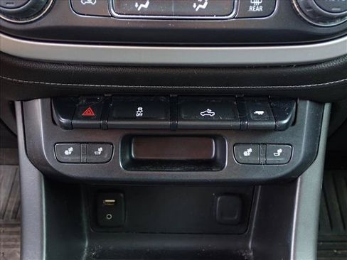 Used 2015 GMC Canyon SLT AWD/4WD image 17