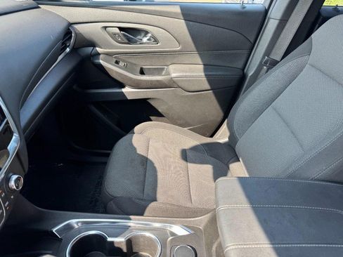 Used 2023 Chevrolet Traverse LT FWD image 14