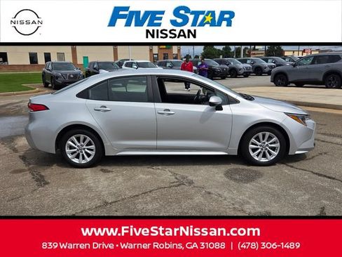 Used 2024 Toyota Corolla LE w/ LE Convenience Package FWD image 15