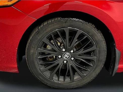 Used 2020 Toyota Camry SE w/ Blackout Package image 29