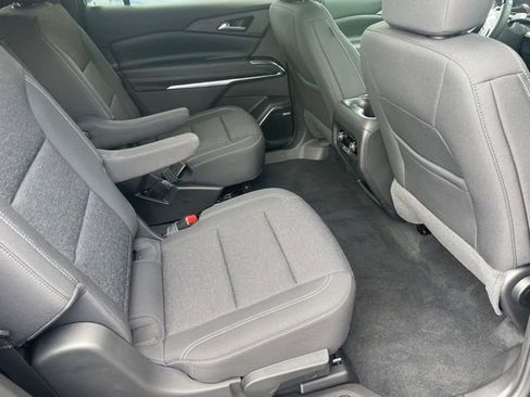 New 2025 Chevrolet Traverse LT w/ Enhanced Driving Package image 7