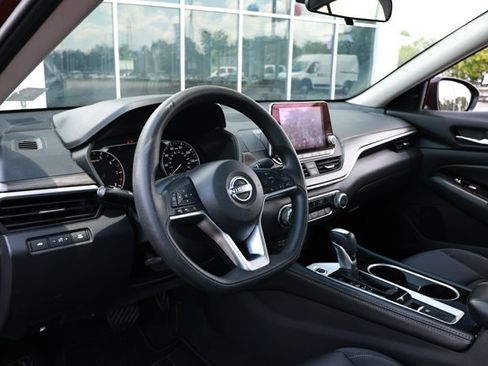 Used 2023 Nissan Altima 2.5 SV AWD/4WD image 24