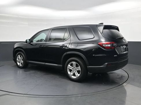Used 2023 Honda Pilot LX image 6