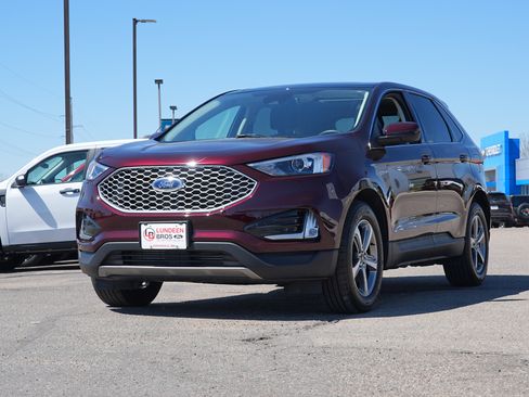 Used 2024 Ford Edge SEL w/ Convenience Package image 8