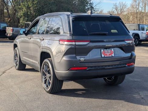 New 2025 Jeep Grand Cherokee Limited image 5