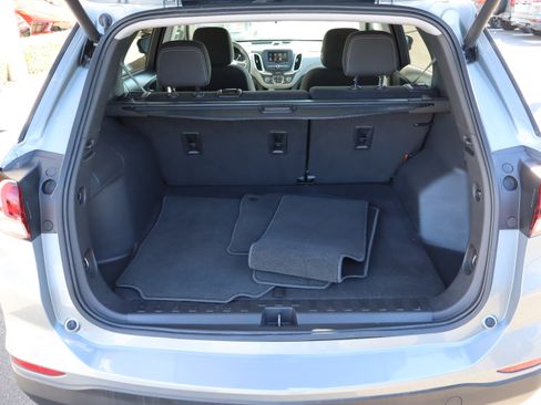 Used 2023 Chevrolet Equinox LT w/ Driver Convenience Package image 32